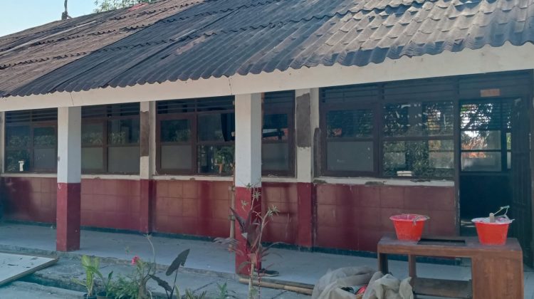 Kontraktor Kerjakan Proyek Sekolah SDN Sumurgede II Cilamaya Kulon tidak Pasang Papan Informasi, Rentan Bau Aroma Korupsi Terstruktur ?