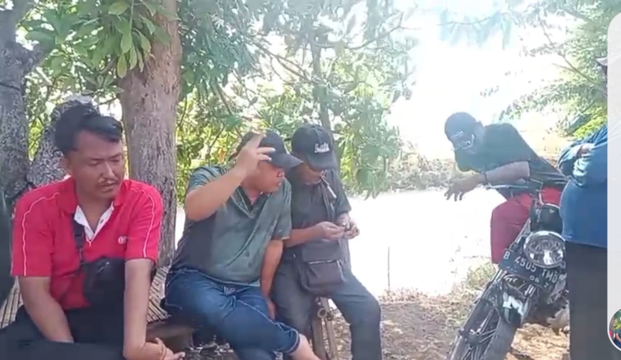Oknum Kades Baturaden Batujaya Lakukan Tebar Fitnah Kepada Awak Media Menyerobot Lahan Sawah.